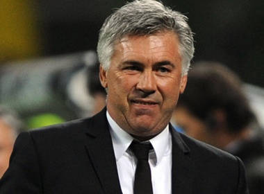 HLV Ancelotti benh vuc A.Cole hinh anh