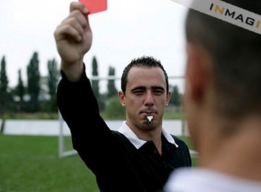 Trong tai rut 36 the do trong mot tran dau hinh anh