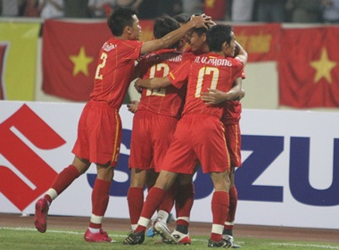 Bong da VN bao gio moi doi moi? hinh anh