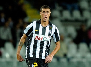 Juventus mat Leandro Rinaudo trong ba thang hinh anh