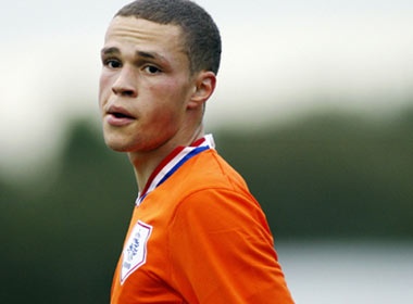 Inter chieu mo tai nang tre Luc Castaignos hinh anh