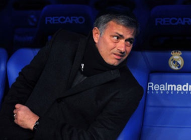 Mourinho suyt mat mang trong vu am sat tai La Coruna hinh anh