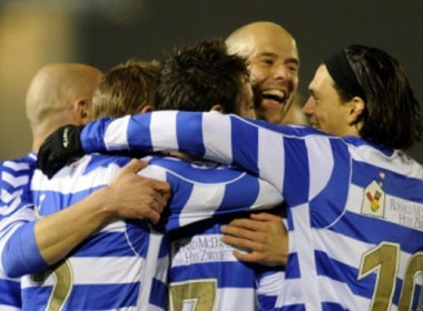 Hai ban thang tuyet my tu giua san hinh anh