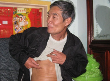 Xuat hien nhan chung vu Quoc Vuong bi ban gai dam hinh anh