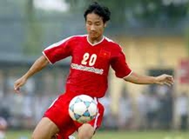 Quoc Vuong bi ban gai dam hinh anh