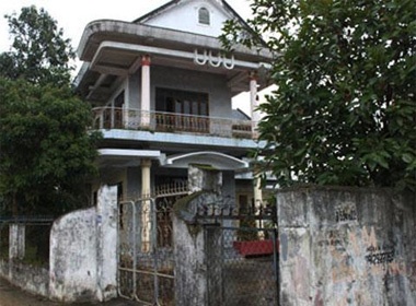 Quoc Vuong tung nhieu lan gay go o nha ban gai hinh anh