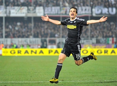 Hang thu dap do chien thang cua Juve hinh anh