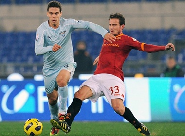 AS Roma - Lazio: Biancocelesti chia tay giac mo Scudetto? hinh anh