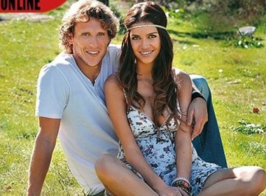 Hinh anh hanh phuc cua cap doi Forlan - Zaira Nara hinh anh