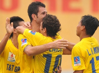 Cong Vinh tiep tuc vang mat trong doi hinh HN T&T hinh anh