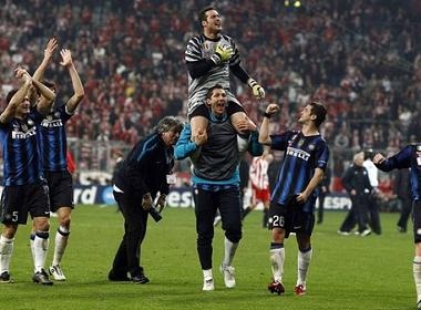 Inter Milan - Lecce: Tiep lua cho derby Milano hinh anh