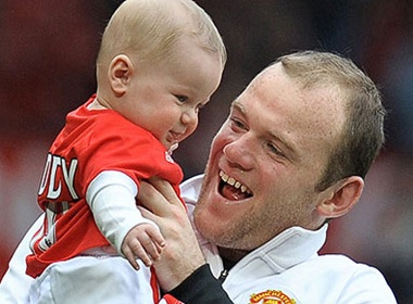 Quy tu nha Rooney di hoc da bong du moi 16 thang tuoi hinh anh