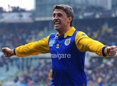 Hernan Crespo muon gan bo voi Parma hinh anh