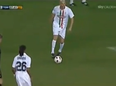 Man trinh dien ngau hung cua Zidane hinh anh