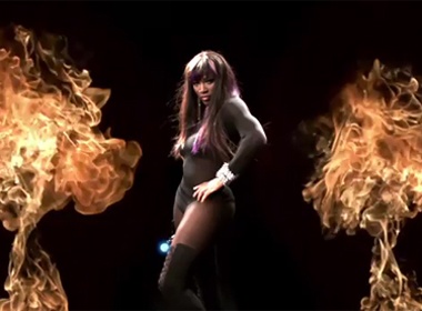 Serena Williams sexy trong quang cao game hinh anh