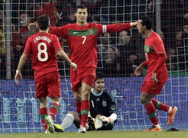 Bo Dao Nha tim giai phap khong Ronaldo hinh anh