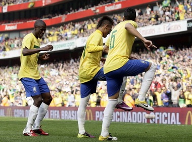 Neymar nhay dieu Samba ngau hung o Emirates hinh anh