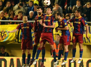 Man tay the lo lieu cua Valdes va Busquets hinh anh