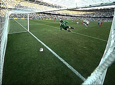 Hai ‘ban thang ma’ o Premier League va Serie A hinh anh