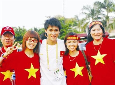 Cong Vinh da quen moi tinh dau? hinh anh