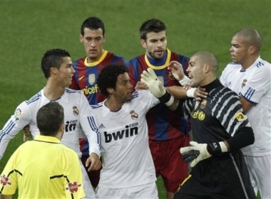 Pep dao dien man tay the cua hoc tro? hinh anh