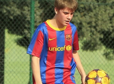 Doi tre Barcelona tuyen mo Justin Bieber? hinh anh