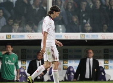 Lang ma trong tai, Ibra lai ‘dinh’ the do hinh anh