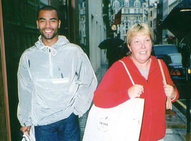 'Sao' san co tinh cam ben me hinh anh