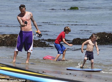 Becks 'nghich ngom' cung quy tu hinh anh