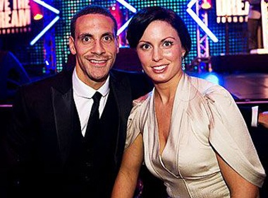 Rio Ferdinand lai xe 320 km tham vo de hinh anh