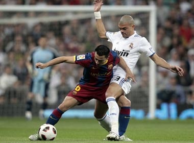 Barca dau dau voi ‘bai toan Pepe’ hinh anh