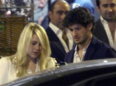 Pato 'duong thuong' ben 'bo gia' hinh anh