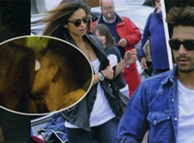 Borriello cong khai hon bo moi hinh anh