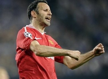 Pha sut bong te nhat su nghiep Ryan Giggs hinh anh
