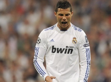 Cristiano Ronaldo cau vi Barca da bong ma hinh anh