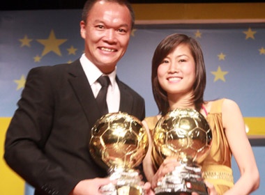 ‘Sao’ hoi tu trong ngay trao ‘Qua bong vang’ hinh anh