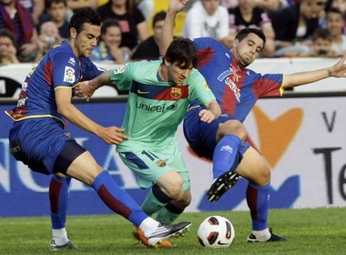 Messi di bong ma thuat hinh anh