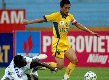 Cong Vinh va giac mo tro lai bien lon hinh anh