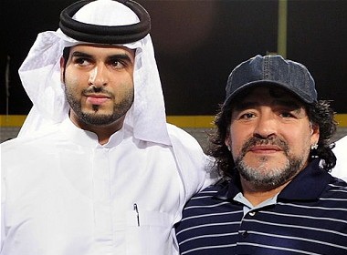 Diego Maradona dan dat doi bong o Dubai hinh anh