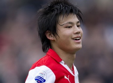 Thuong thuc tai nghe ‘Ronaldinho moi’ cua Arsenal hinh anh