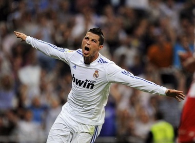 Thuong thuc 53 ban thang cua CR7 mua 2010/11 hinh anh