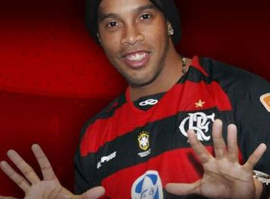 Ronaldinho lai pho dien ky thuat thuong thua hinh anh
