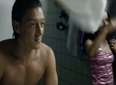 Oezil 'cua cam' tuyen thu nu hinh anh