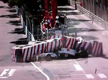 Xe dua Ferrari vo vun vi va cham manh hinh anh