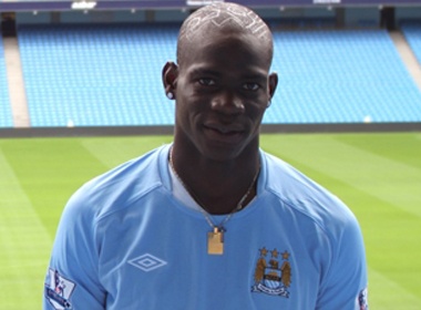 Balotelli nghi he trong rung hinh anh