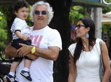 Gia dinh hanh phuc cua ong trum F1 hinh anh