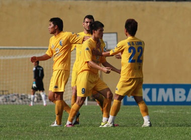 Cong Vinh ghi ban thang dep, Ha Noi T&T van khong the thang hinh anh