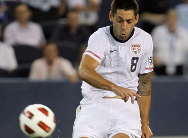 Clint Dempsey bo lo ban thang de dang nhat su nghiep hinh anh
