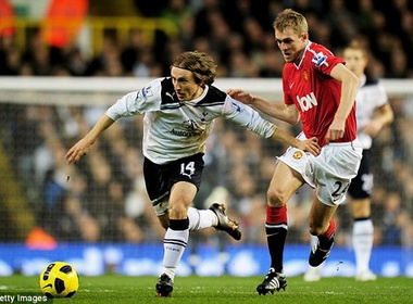 Tottenham tu choi ban Modric cho Chelsea hinh anh