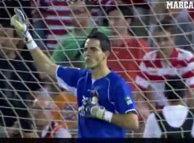 Thu mon xuat than day hai qua penalty hinh anh